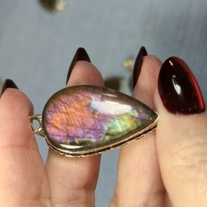 People Flash Labradorite Pendant